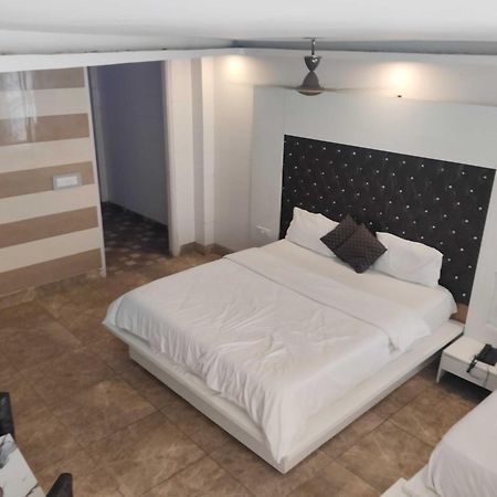 Super Hotel O Vivaan Residency Rohtak Exteriör bild