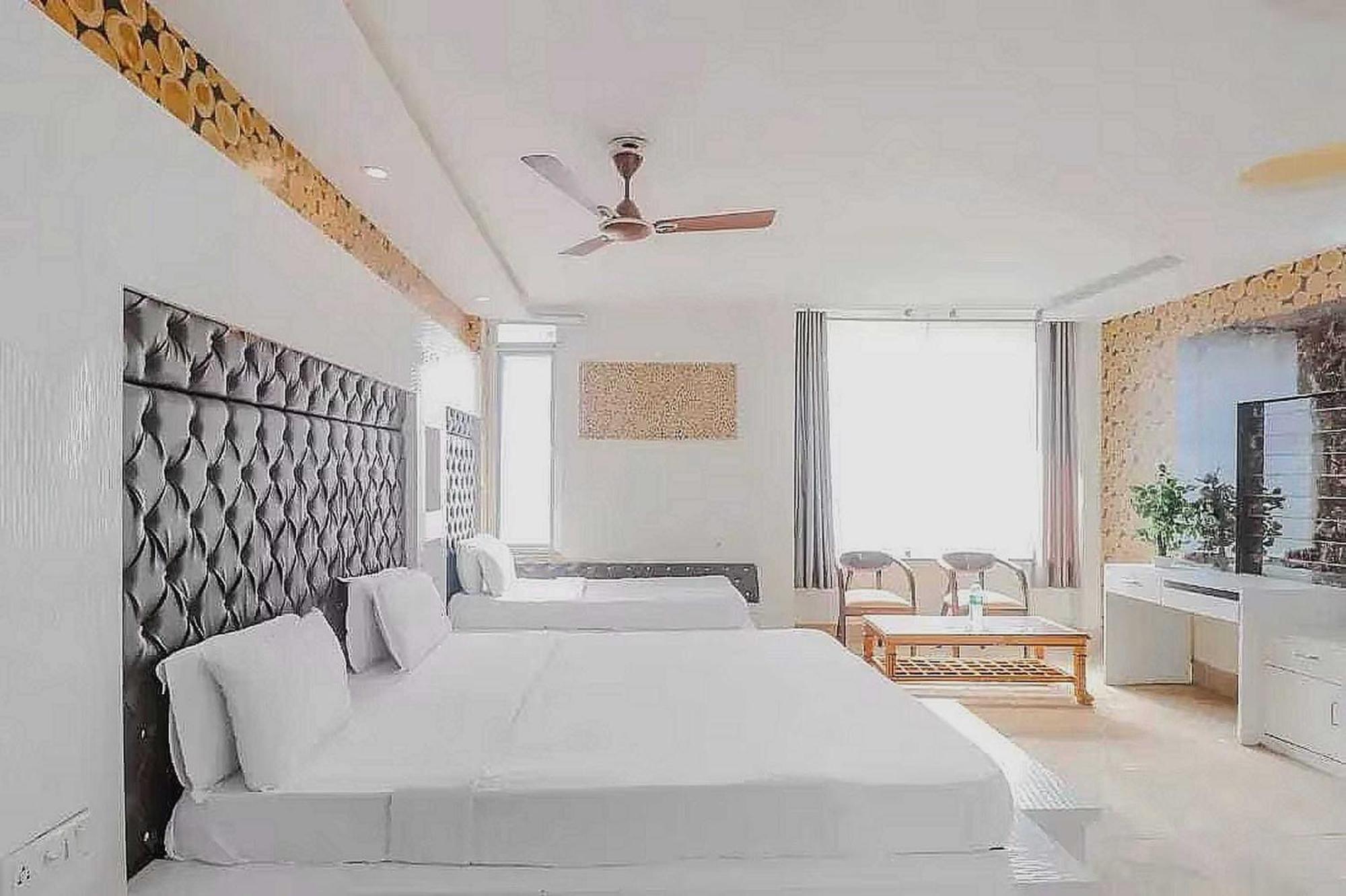 Super Hotel O Vivaan Residency Rohtak Exteriör bild