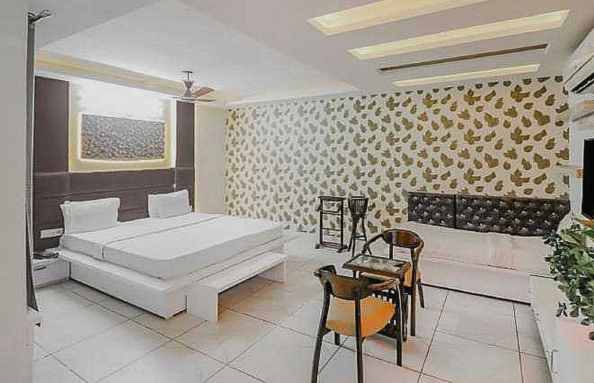 Super Hotel O Vivaan Residency Rohtak Exteriör bild